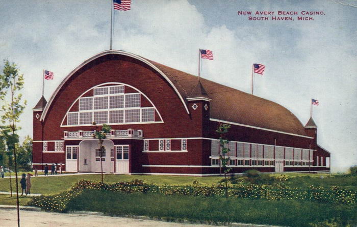 Avery Beach Casino - Old Postcard